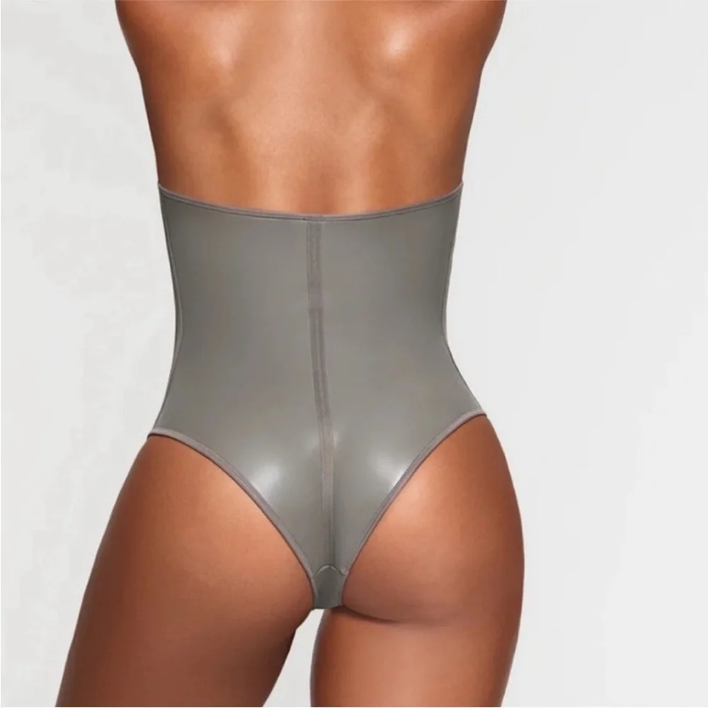 SKIMS Rubberized Scuba Swimsuit Strapless One Piece Grey Chalk Size M NWOT